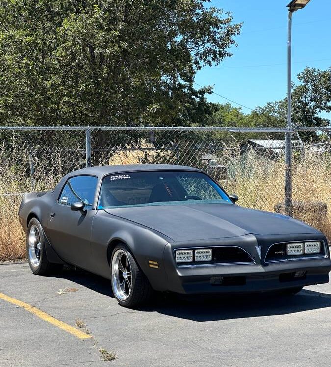 Pontiac-Firebird-esprit-1977-13