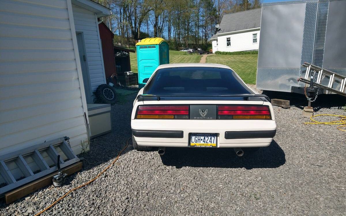 Pontiac-Firebird-formula-350-1987-8