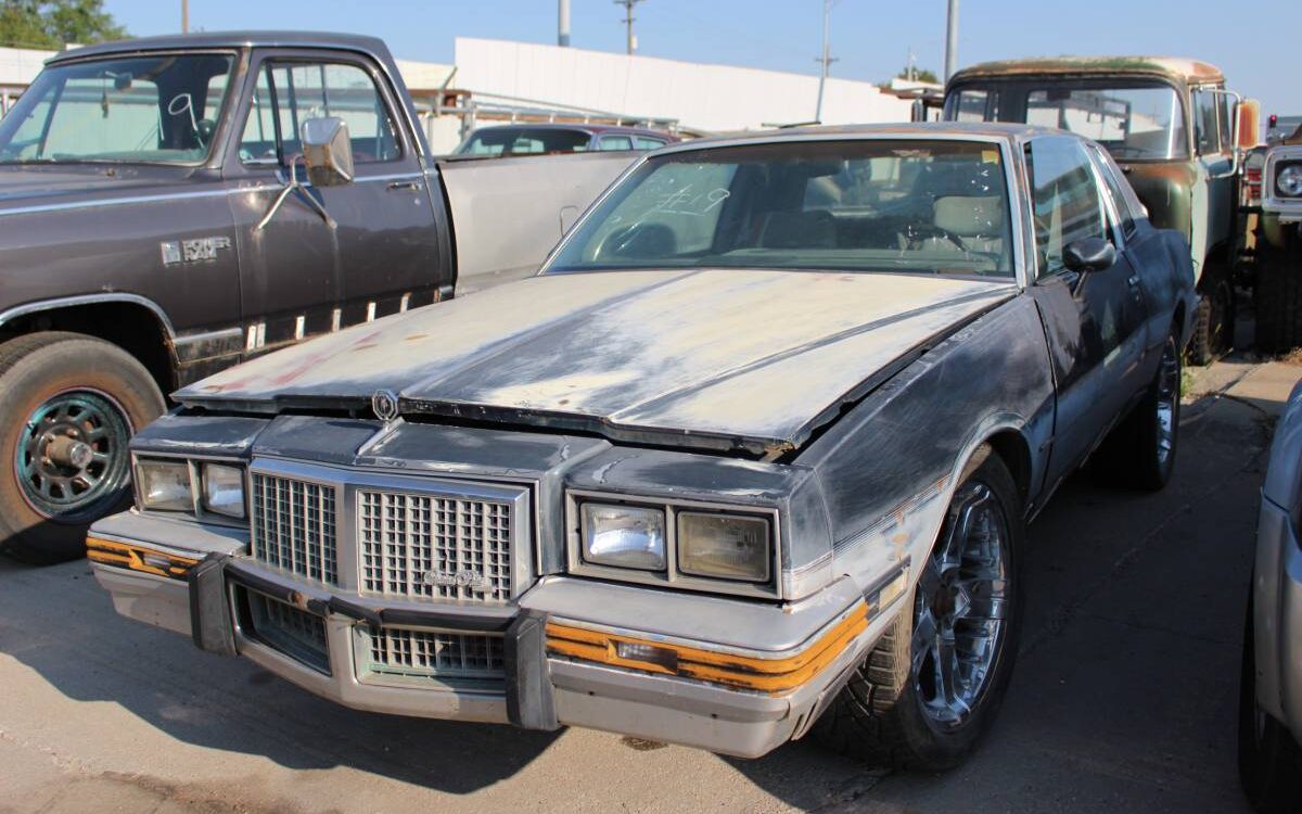 Pontiac-Grand-prix-1987