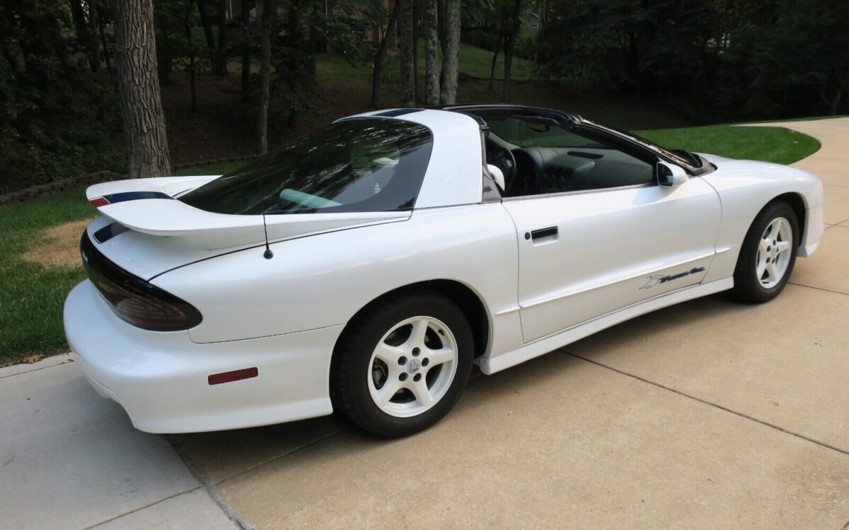 Pontiac-Trans-Am-1994-16