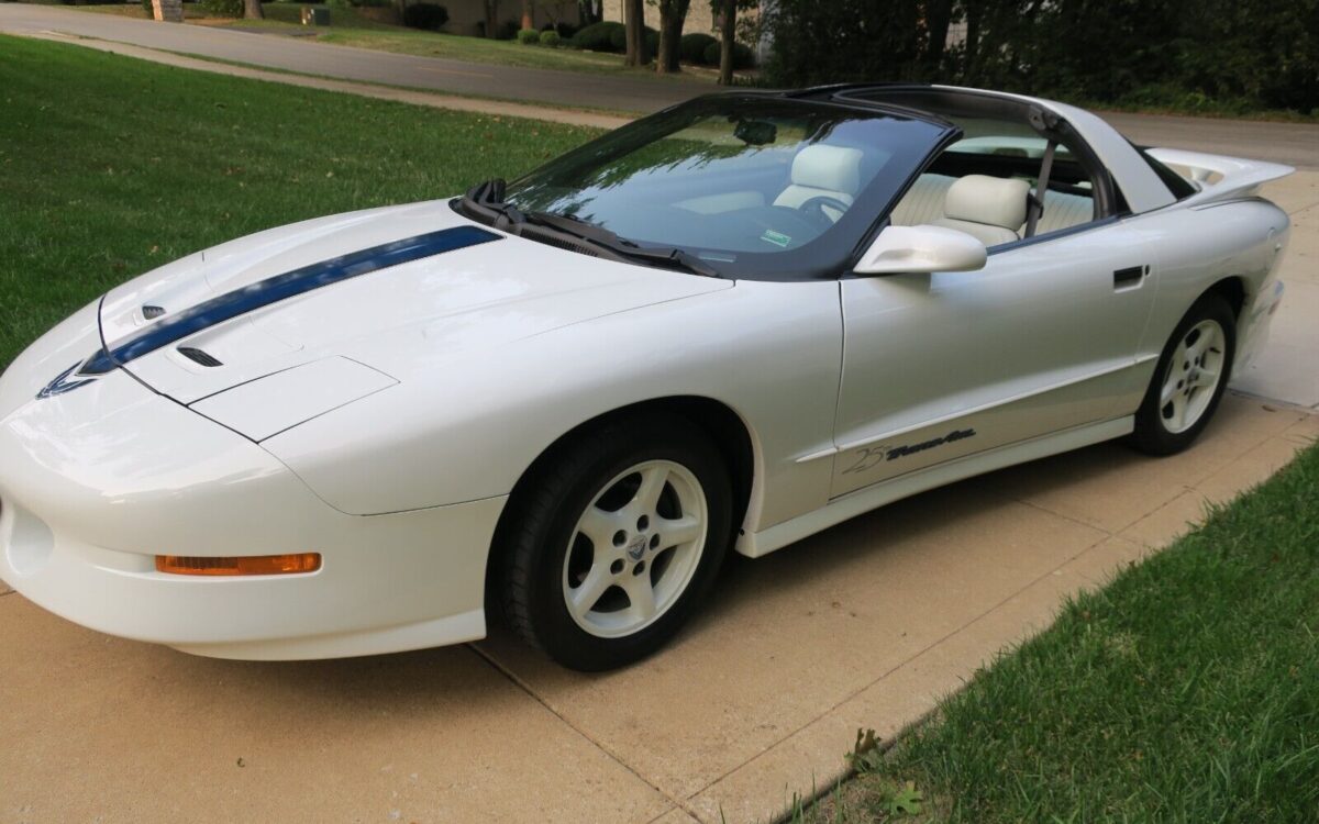 Pontiac-Trans-Am-1994-18