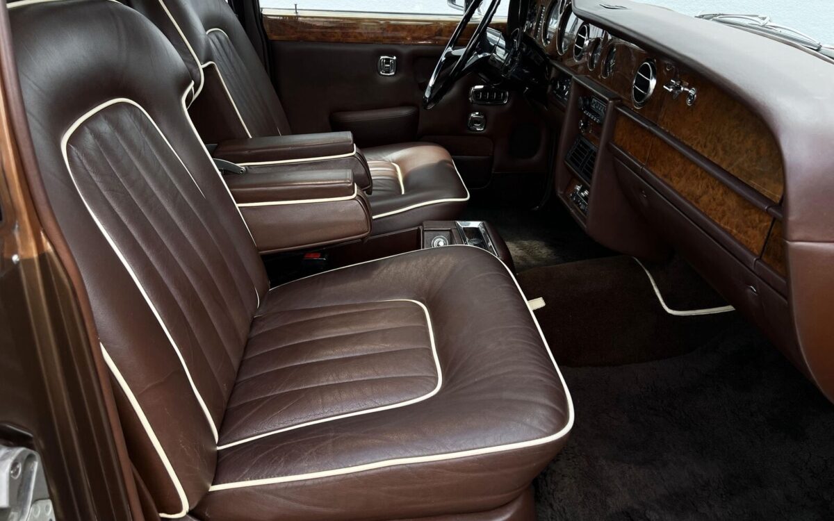 Rolls-Royce-Bentley-T2-1980-28