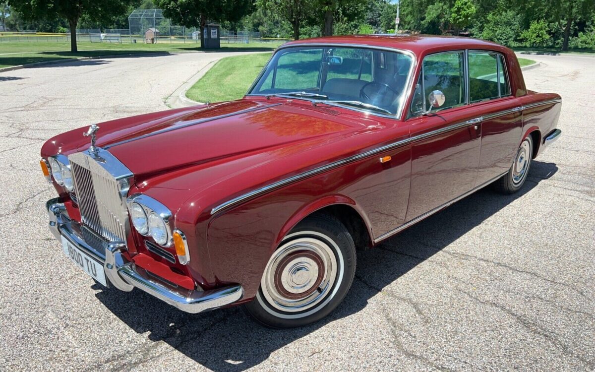 Rolls-Royce-Silver-Shadow-1966-1