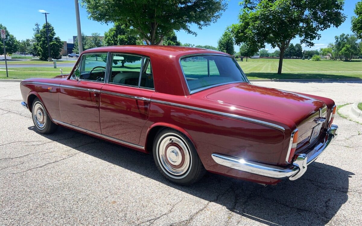 Rolls-Royce-Silver-Shadow-1966-10