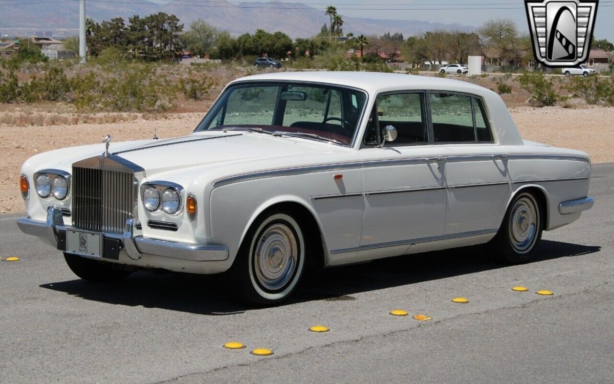 Rolls-Royce-Silver-Shadow-1966-11