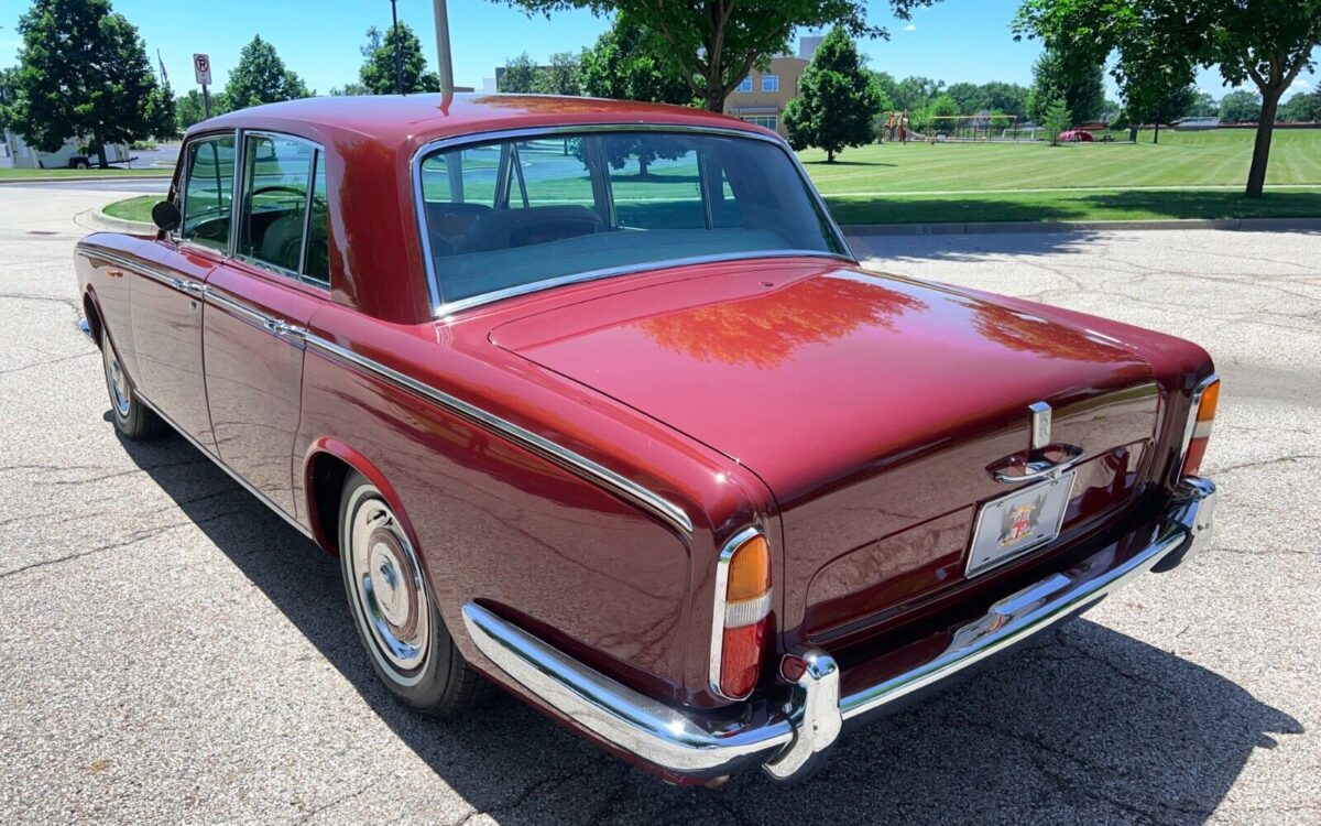 Rolls-Royce-Silver-Shadow-1966-12