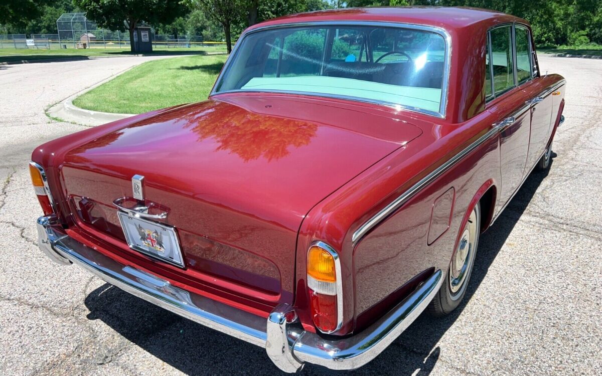 Rolls-Royce-Silver-Shadow-1966-14