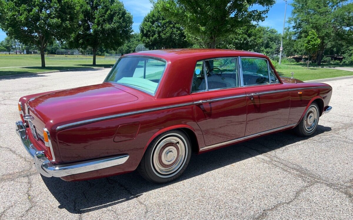 Rolls-Royce-Silver-Shadow-1966-16