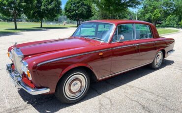 Rolls-Royce-Silver-Shadow-1966-8