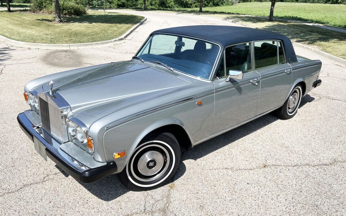 Rolls-Royce-Silver-Wraith-II-1977-1