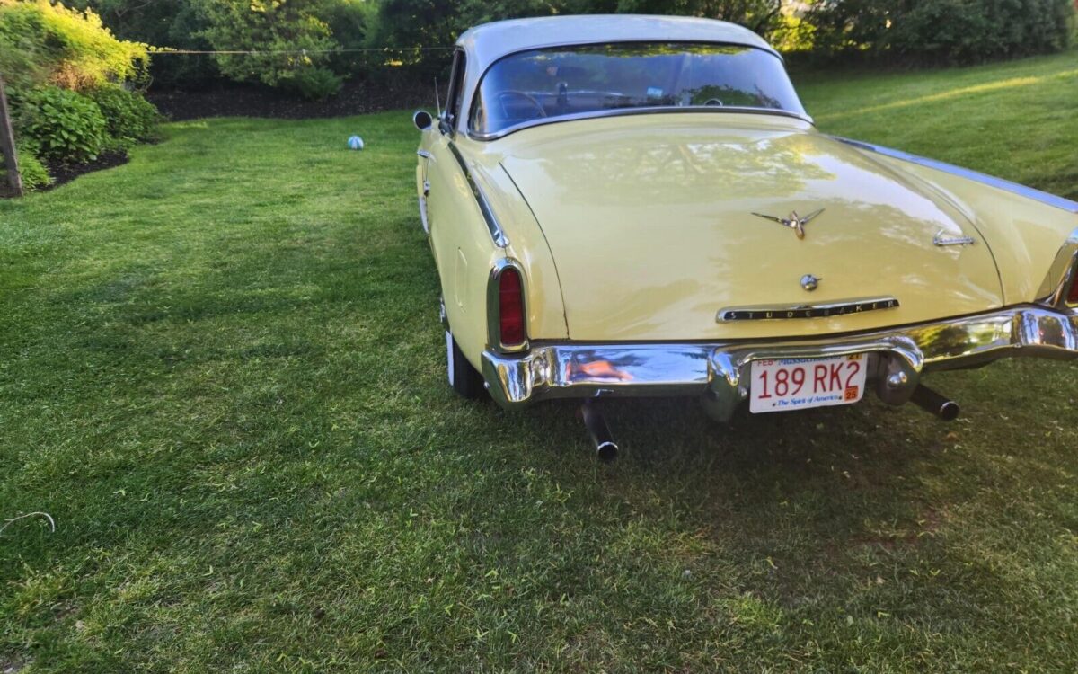 Studebaker-Commander-Coupe-1953-4