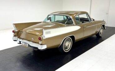 Studebaker-Golden-Hawk-1957-4