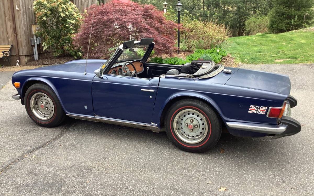 Triumph-Tr-6-1974-3