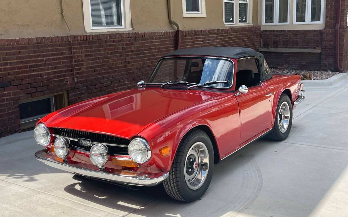 Triumph-Tr6-1972-2