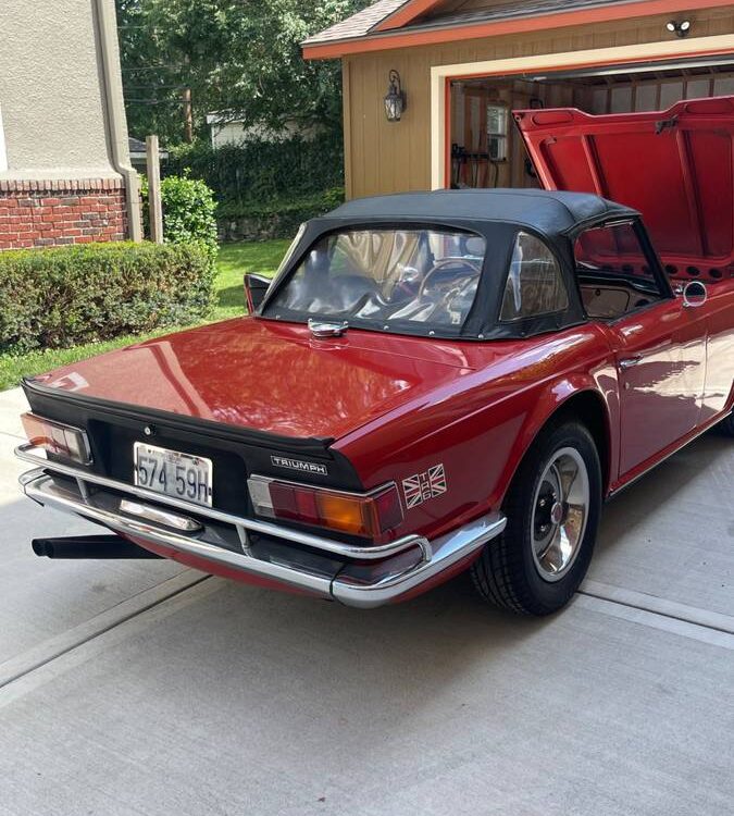 Triumph-Tr6-1972-3