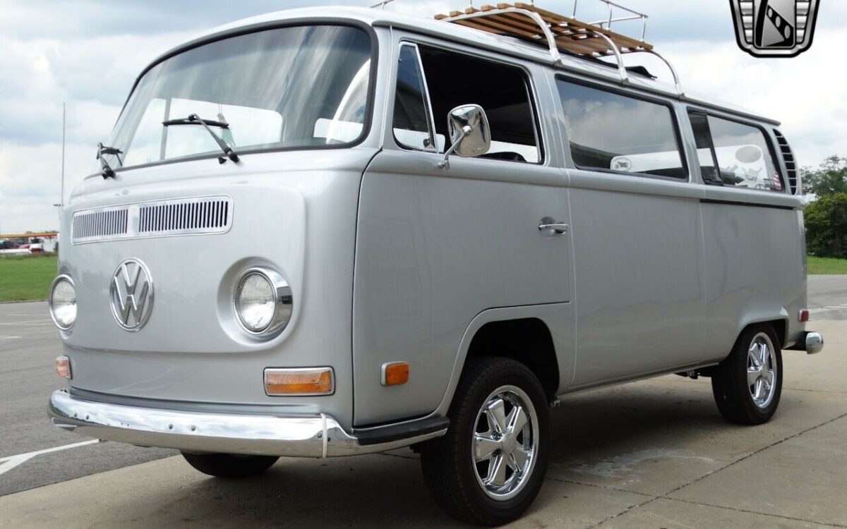 Volkswagen-BusVanagon-1971-3