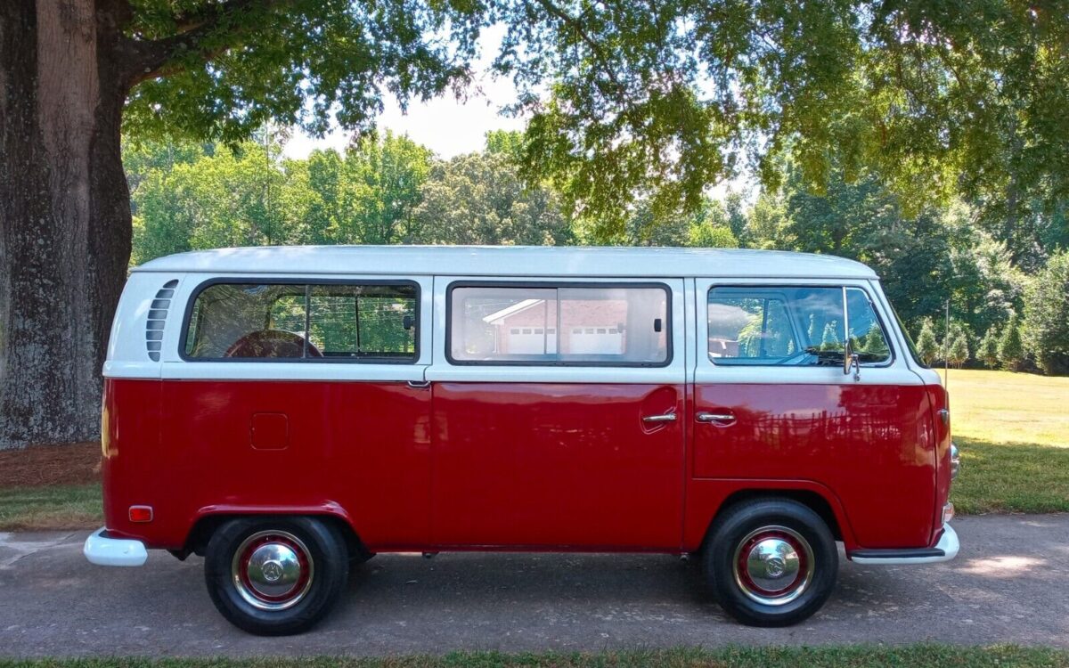 Volkswagen-BusVanagon-1971-4