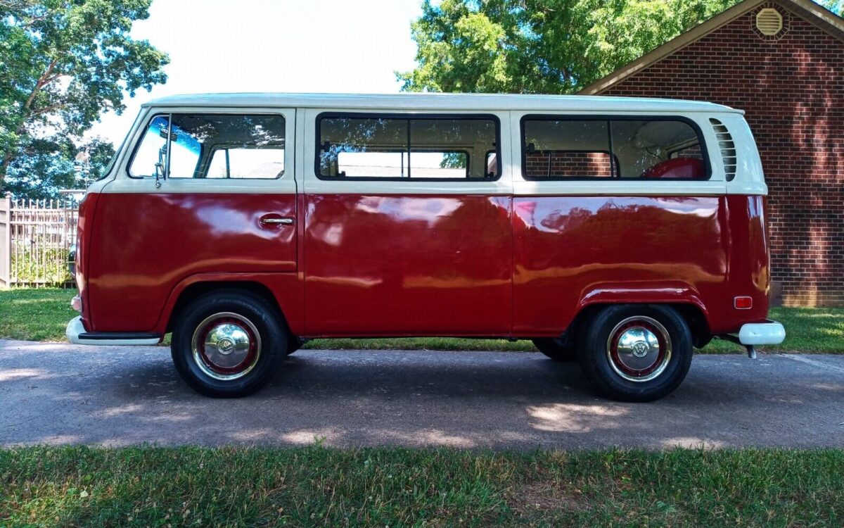 Volkswagen-BusVanagon-1971-7