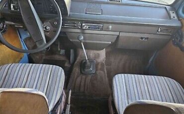 Volkswagen-Vanagon-1982-27