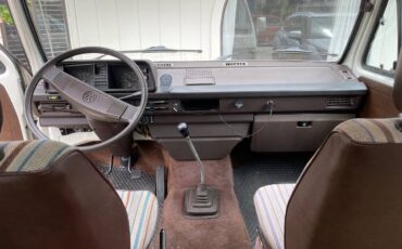 Volkswagen-Vanagon-westfalia-1984-10