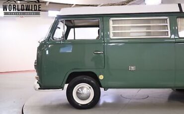 Volkswagen-Westfalia-Camper-1968-10