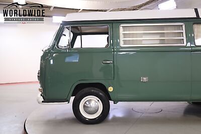 Volkswagen-Westfalia-Camper-1968-10