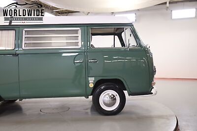 Volkswagen-Westfalia-Camper-1968-11