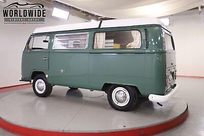 Volkswagen-Westfalia-Camper-1968-4