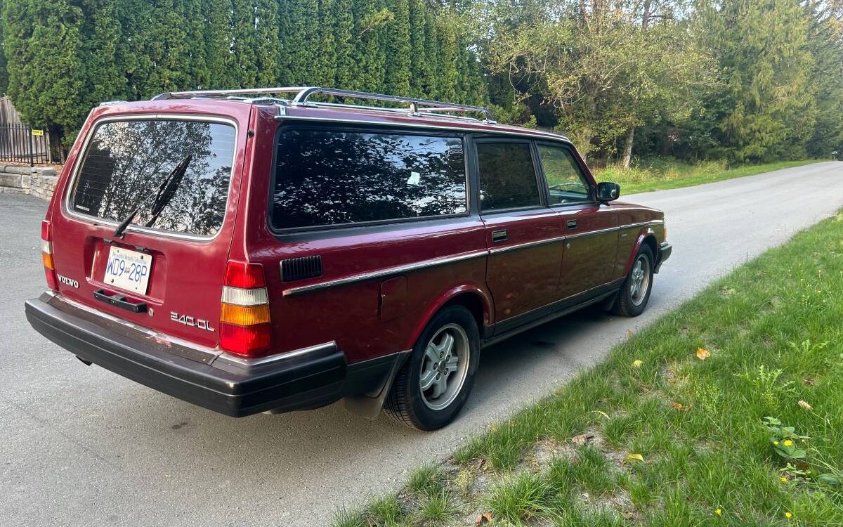 Volvo-240-wagon-1989-1