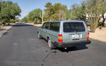 Volvo-240dl-wagon-1988-2