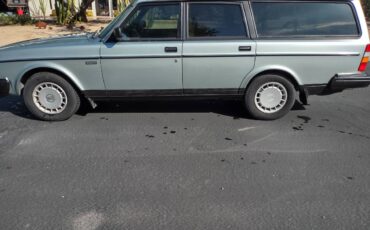 Volvo-240dl-wagon-1988-5