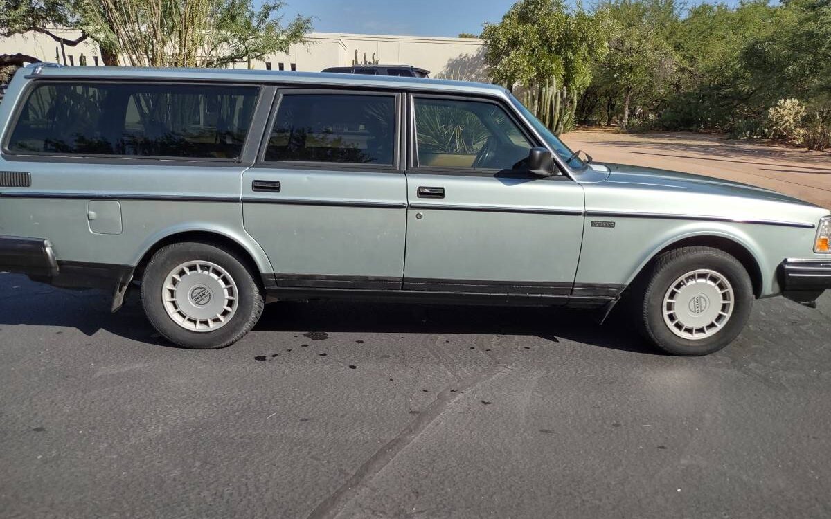 Volvo-240dl-wagon-1988-6