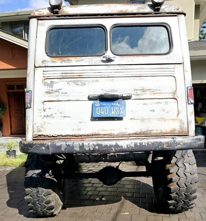 Willys-Overland-1953-3