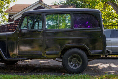 Willys-Station-Sedan-SUV-1952-4