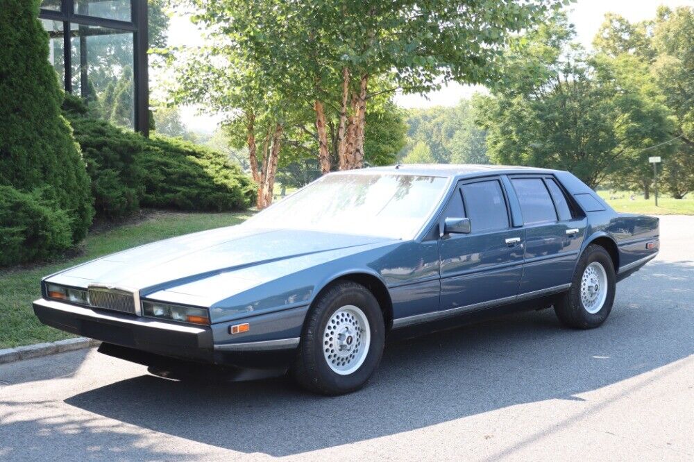 Aston-Martin-Lagonda-1984-1