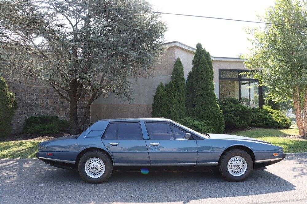 Aston-Martin-Lagonda-1984-2