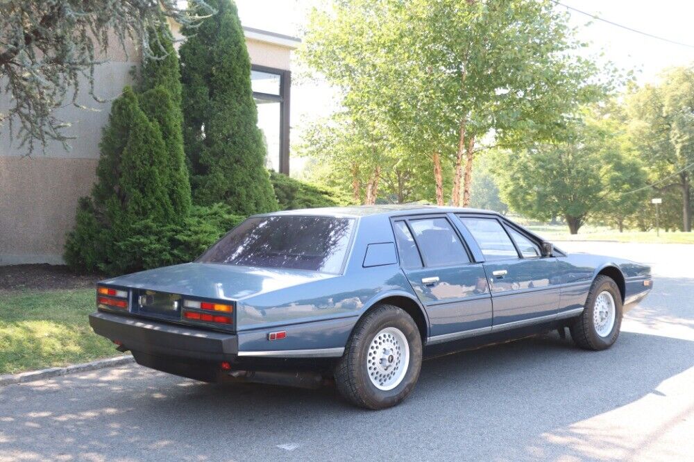 Aston-Martin-Lagonda-1984-4