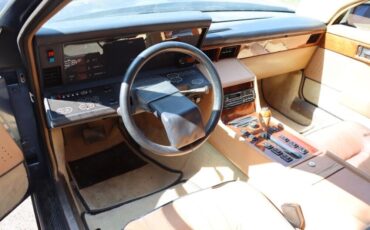 Aston-Martin-Lagonda-1984-6