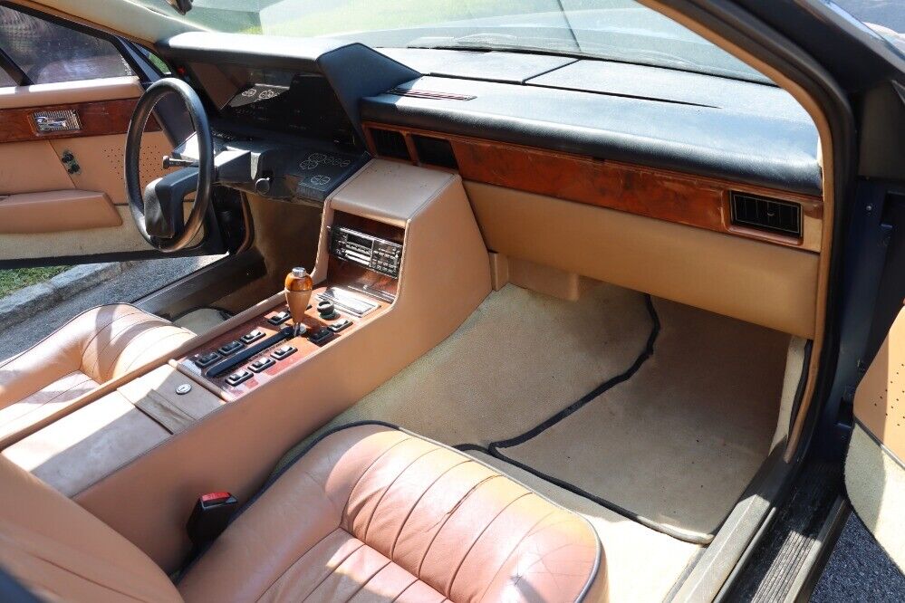 Aston-Martin-Lagonda-1984-7