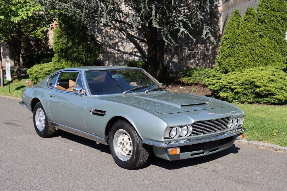 Aston Martin V8 Sports Saloon  year1}