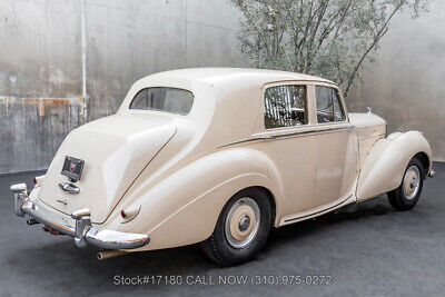 Bentley-R-Type-Saloon-1953-4