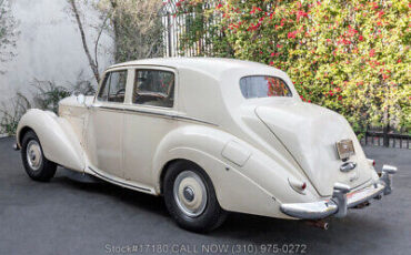 Bentley-R-Type-Saloon-1953-6