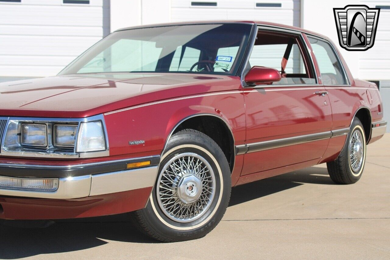 Buick-Electra-Coupe-1985-10