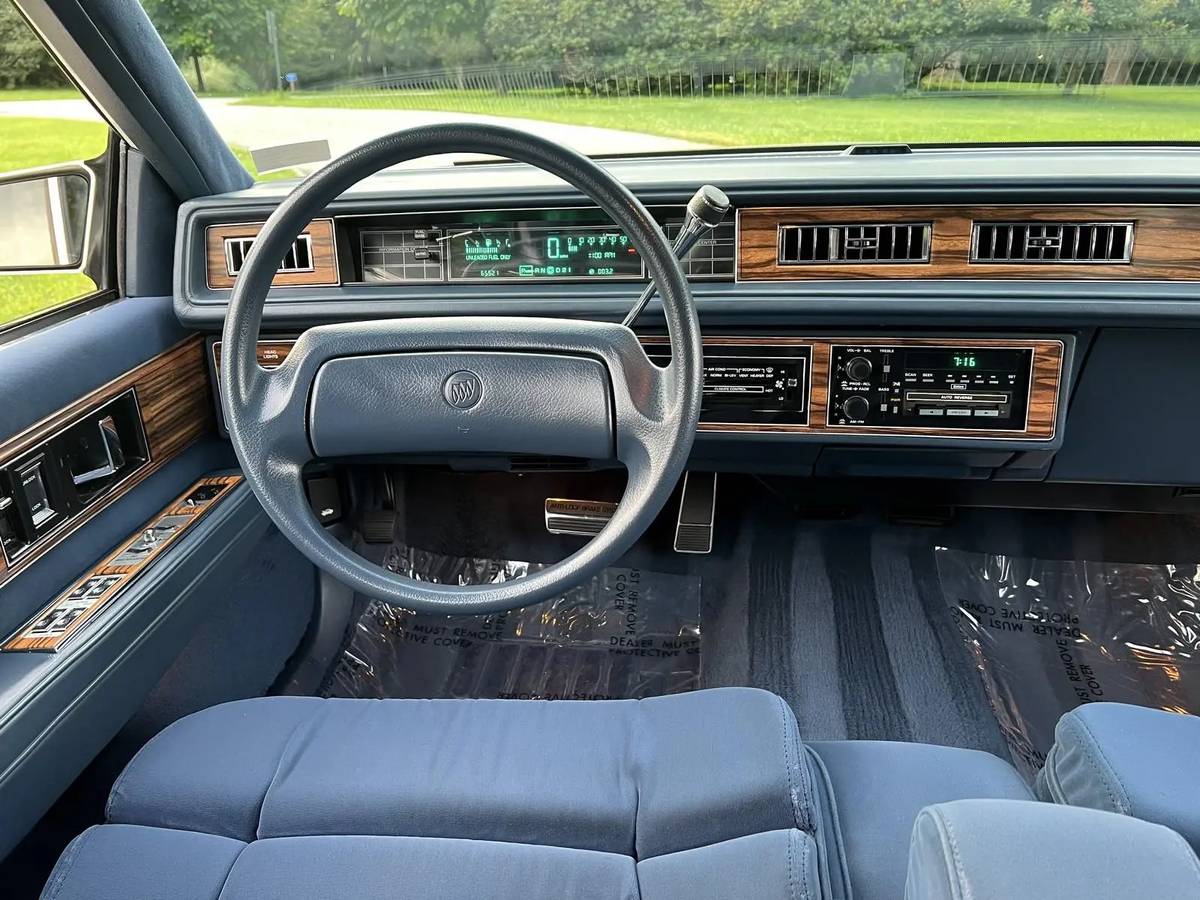 Buick-Electra-park-avenue-1988-16