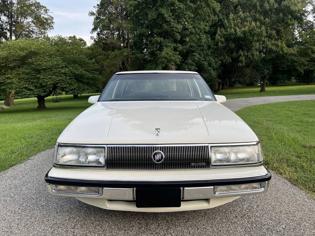 Buick-Electra-park-avenue-1988-4