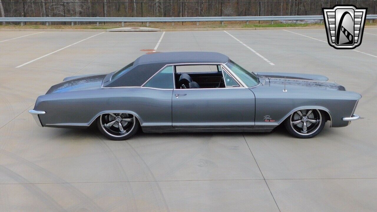 Buick-Riviera-1965-8