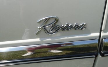 Buick-Riviera-1992-4