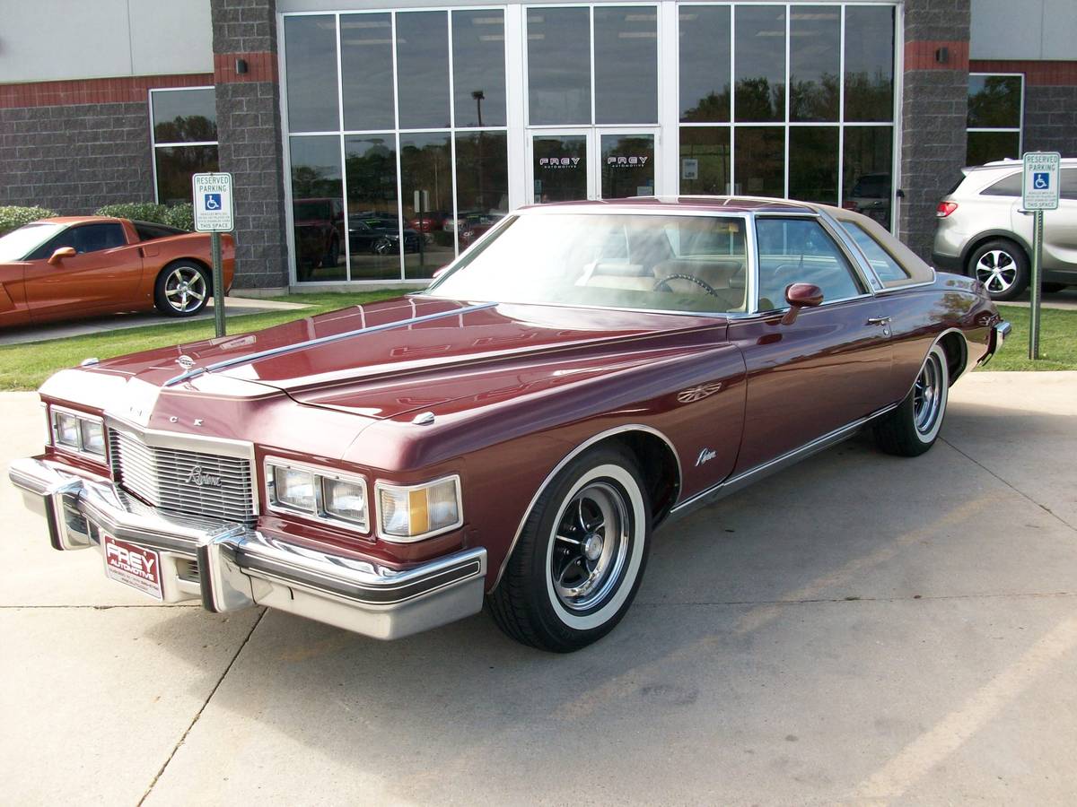 Buick-Riviera-coupe-1976-1