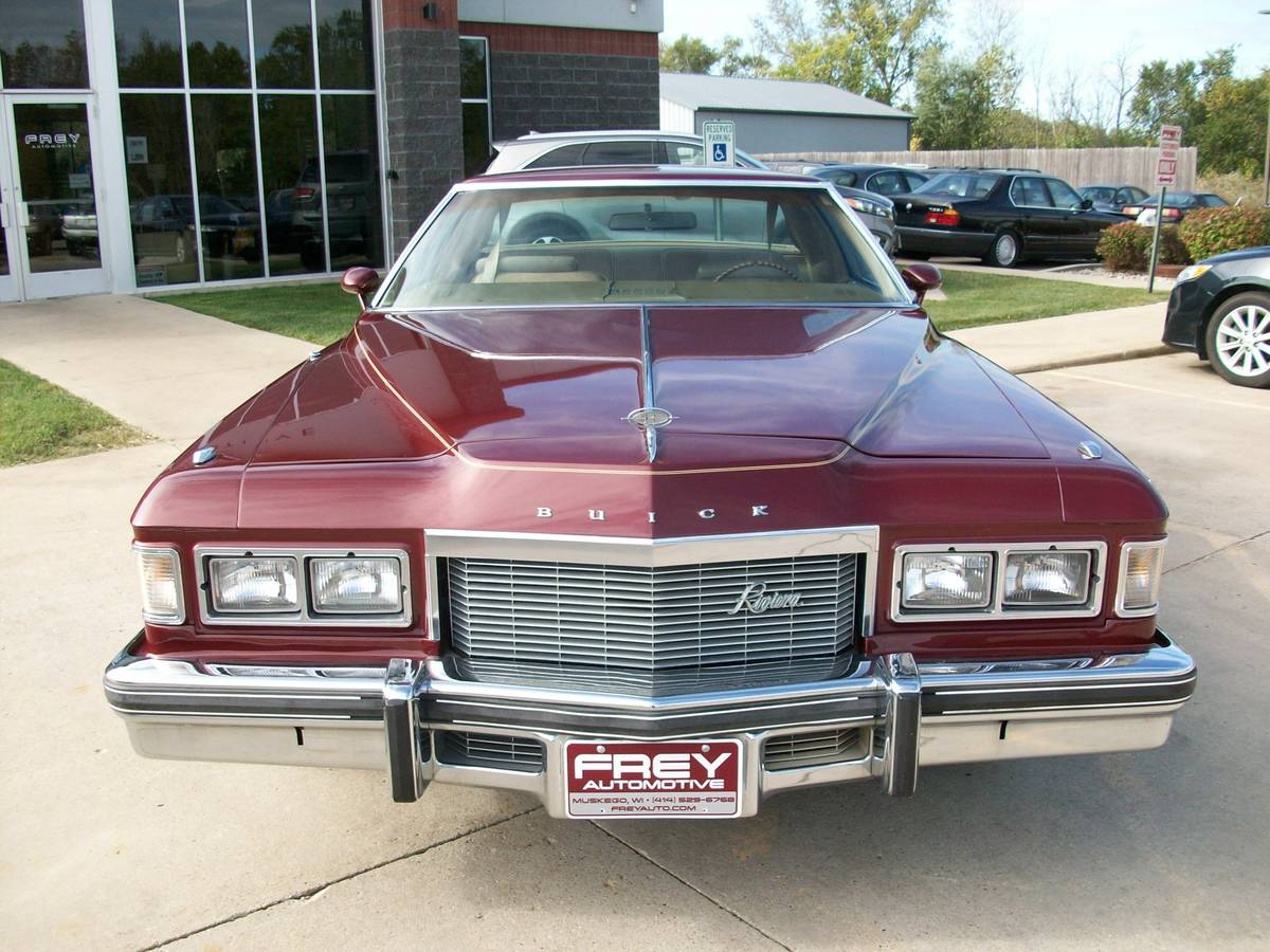 Buick-Riviera-coupe-1976-2