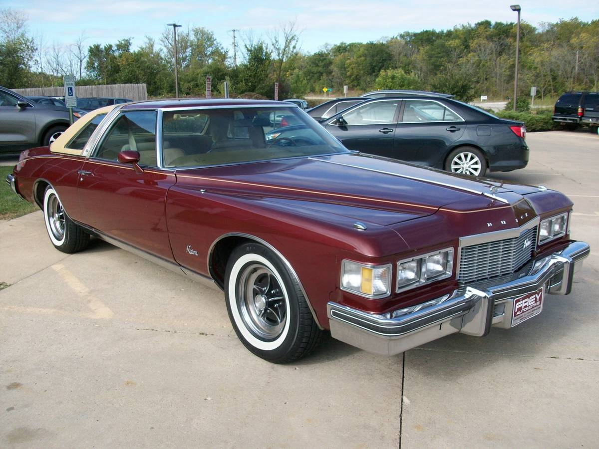 Buick-Riviera-coupe-1976-3